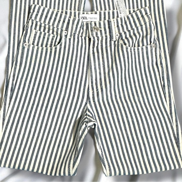 287 ZARA | EUC Serbia Blue Off - White Striped High Rise Flare Jeans (Size 2) - Picture 4 of 13